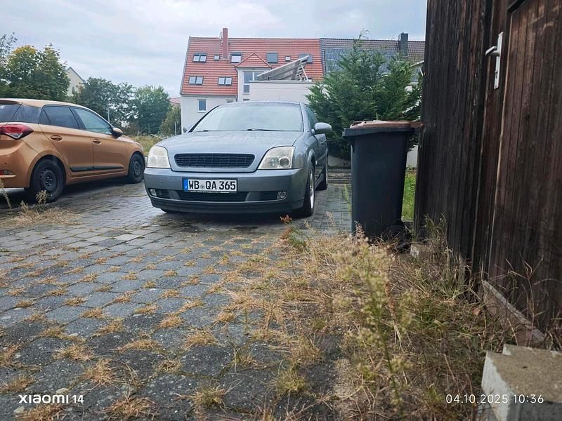 Grau Gebraucht 2003 Opel Vectra Limousine | 1.500 € (Fairer Preis) - Bild 1/4