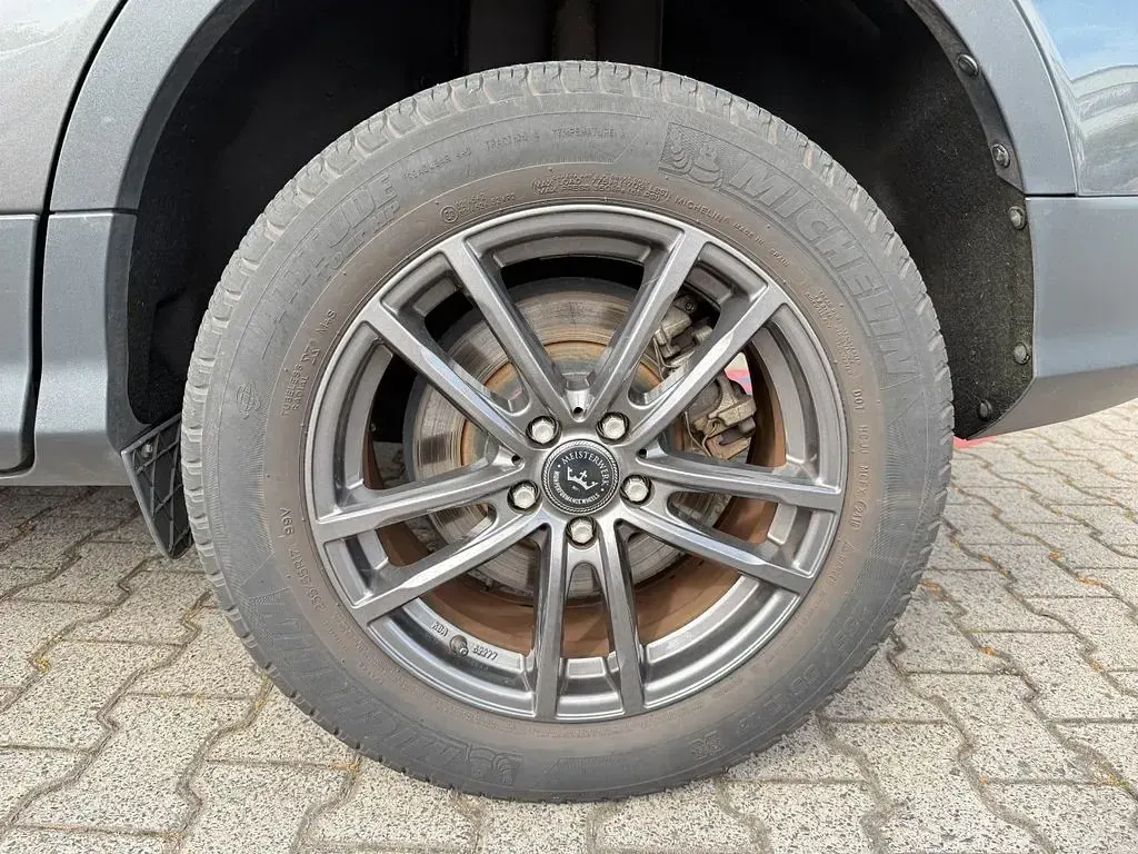 Gebraucht Ford Kuga Trend 150 PS (110 kW) 2018 Grau SUV