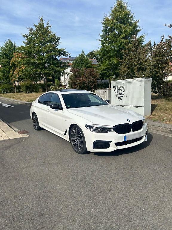 Weiß Gebraucht 2018 BMW 530 M Performance Limousine | 28.000 € (Fairer Preis) - Bild 1/4