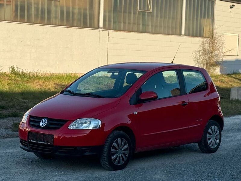 Rot Gebraucht 2010 VW Fox Refresh Kleinwagen | 1.200 € (Superpreis) - Bild 1/4