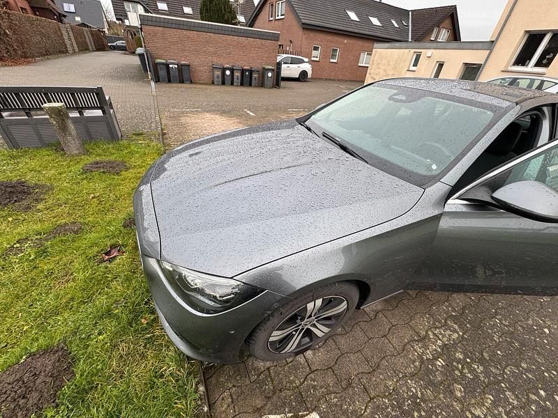 Second-hand Mercedes C180 2022 Gri Berlinǎ