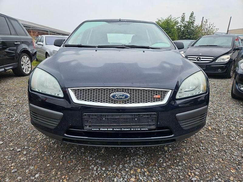 Violet Gebraucht 2005 Ford Focus Ambiente Limousine | 1.900 € (Etwas zu teuer) - Bild 1/4