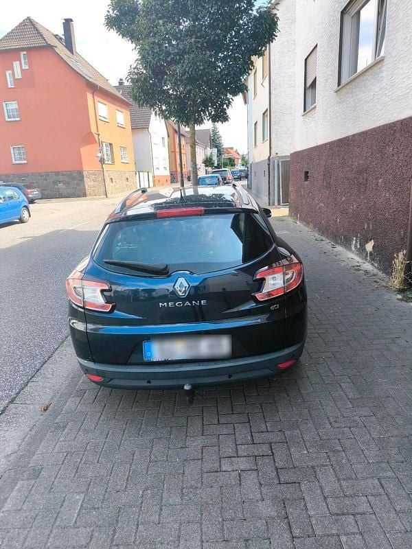 Blau Gebraucht 2010 Renault Mégane III Kombi | 3.000 € (Fairer Preis) - Bild 1/4