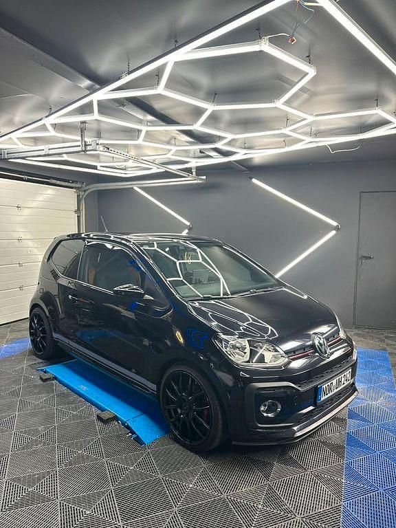 Schwarz Gebraucht 2018 VW up! Kleinwagen | 12.900 € (Teuer) - Bild 1/4