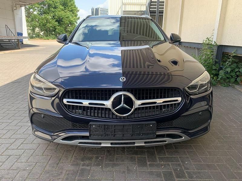 Gebraucht Mercedes C220 200 PS (147 kW) 2022 Blau Limousine
