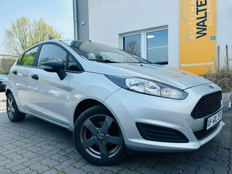 Silber Gebraucht 2017 Ford Fiesta Trend Kleinwagen | 11.900 € (Fairer Preis) - Bild 1/4