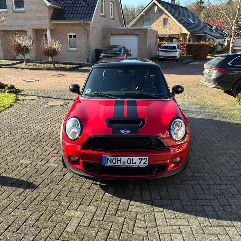 Rot Gebraucht 2011 Mini John Cooper Works Kleinwagen | 15.850 € (Teuer) - Bild 1/4