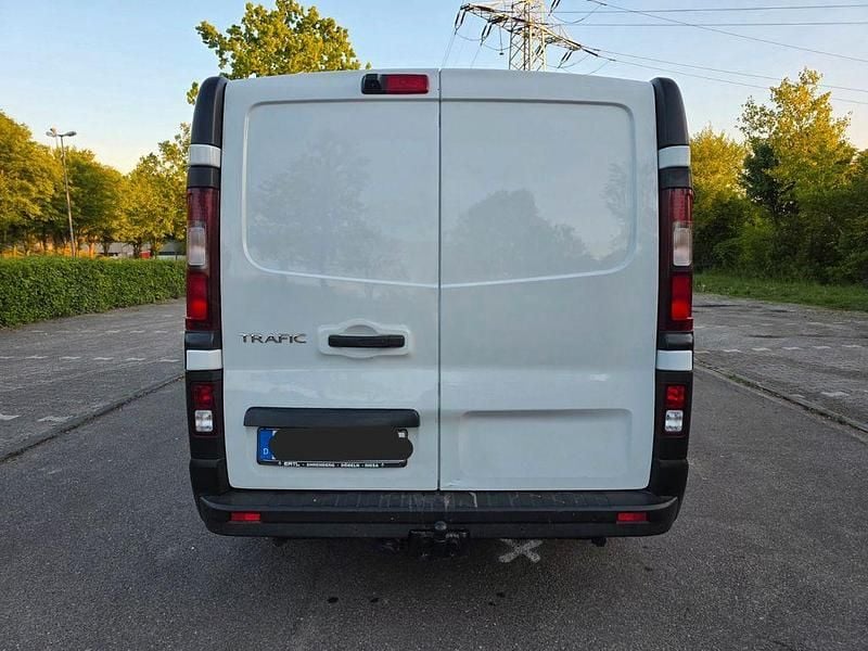 Second-hand Renault Trafic 131 CP (96 kW) 2019 Alb Monovolum