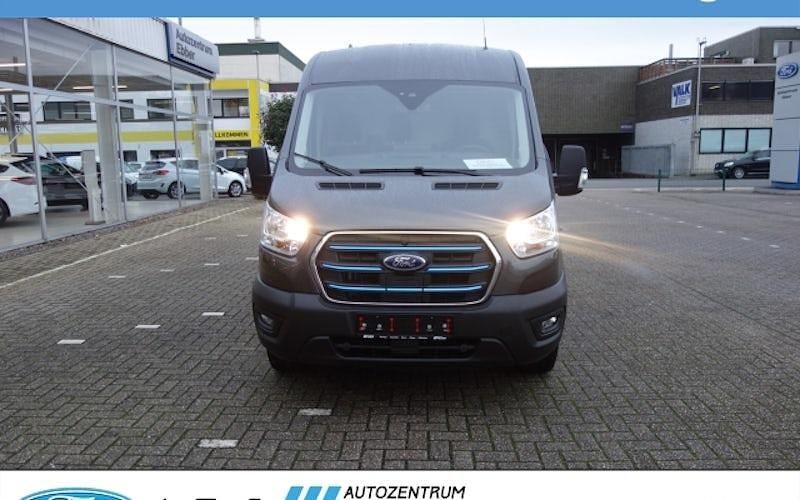 Gebraucht Ford E-Transit Trend 135 kW (184 PS) 2022 Grau Van