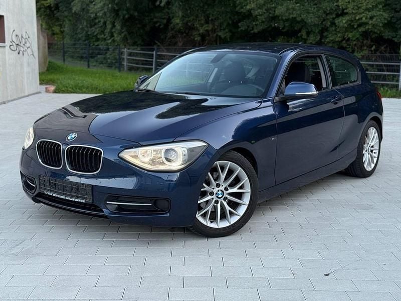 Blau Gebraucht 2012 BMW 116 Sport Line Kleinwagen | 7.990 € (Guter Preis) - Bild 1/4