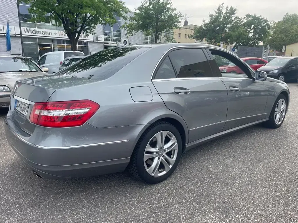 Gebraucht Mercedes E350 Avantgarde 272 PS (200 kW) 2011 Grau Limousine