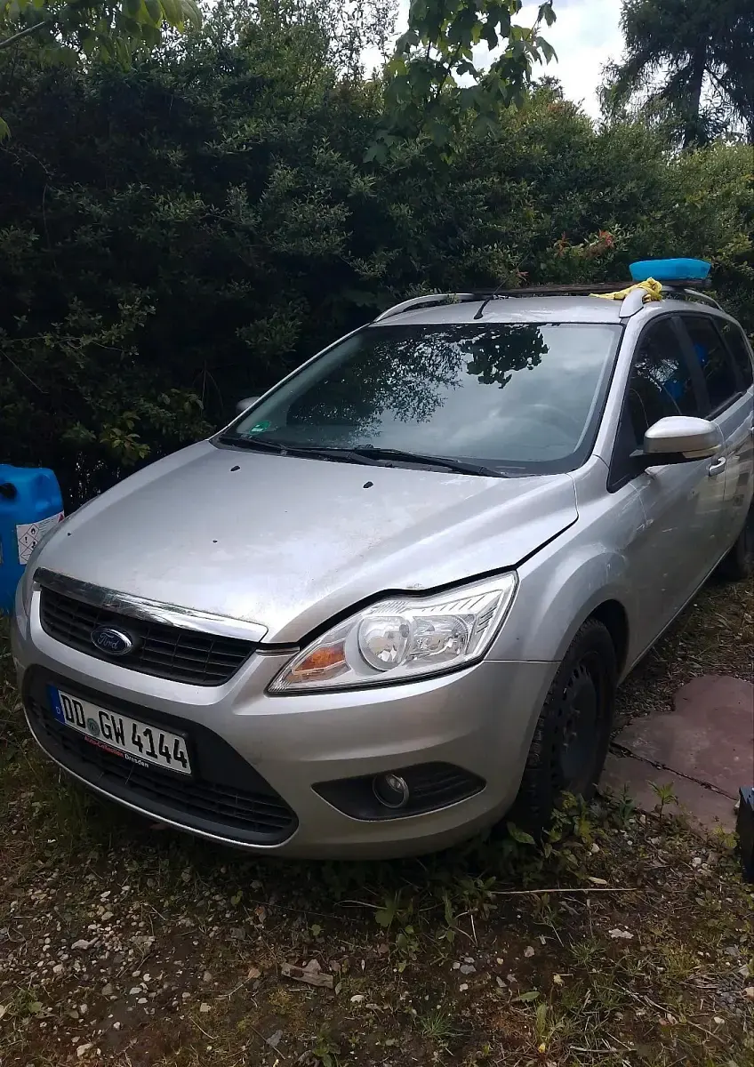 Używany Ford Focus 100 KM (73 kW) 2008 Srebrny Kombi