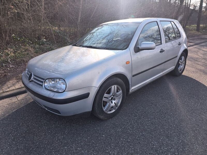 Silber Gebraucht 1998 VW Golf IV Comfortline Limousine | 1.650 € (Fairer Preis) - Bild 1/4