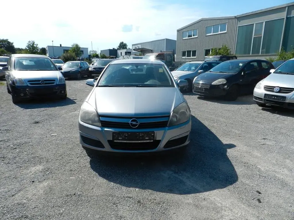 Gebraucht Opel Astra Edition 105 PS (77 kW) 2005 Silber Limousine