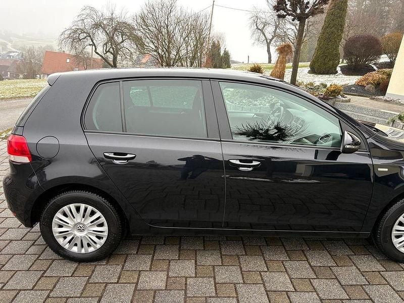 Gebraucht VW Golf VII Match 105 PS (77 kW) 2012 Schwarz Limousine