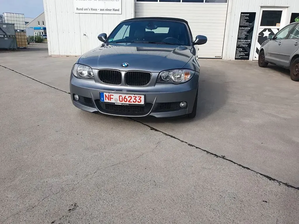 Gebraucht BMW 118 Cabriolet Performance 143 PS (105 kW) 2011 Grau Cabrio