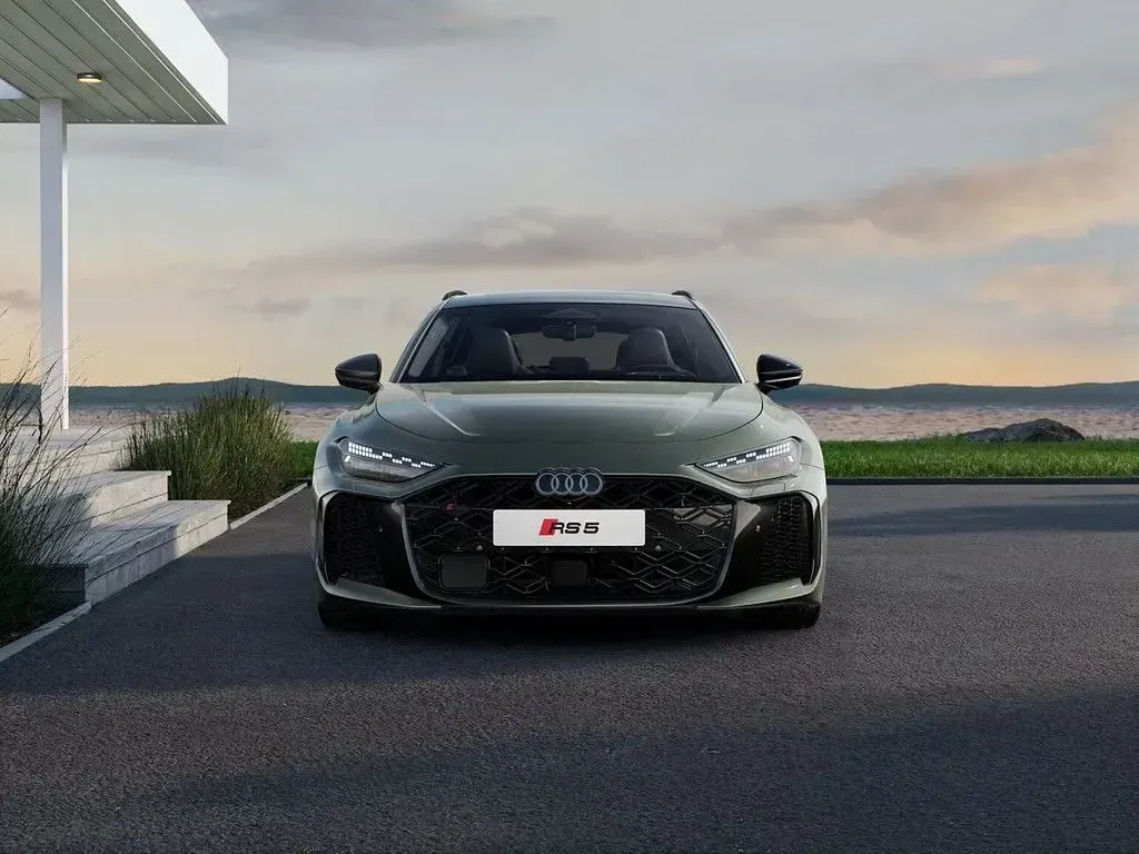 Neu Audi RS5 Sport 639 PS (469 kW) 2026 Grün Kombi