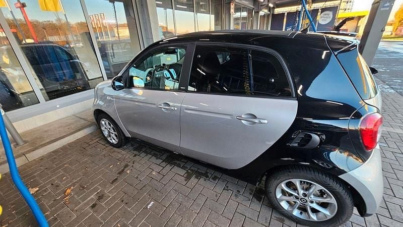 Gebraucht Smart ForFour Passion 71 PS (52 kW) 2015 Silber Kleinwagen