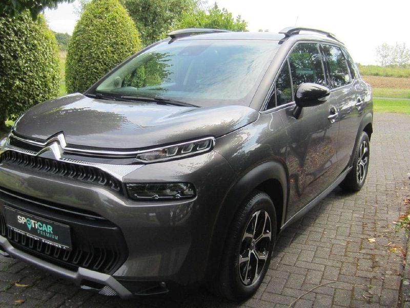 Grau/typ aussenverkleidung met Gebraucht 2022 Citroën C3 Aircross Shine SUV | 17.990 € (Fairer Preis) - Bild 1/4