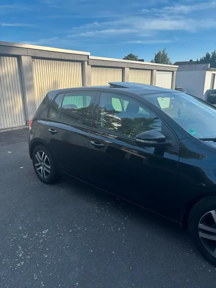 Gebraucht VW Golf VI 110 PS (80 kW) 2010 Schwarz Kleinwagen