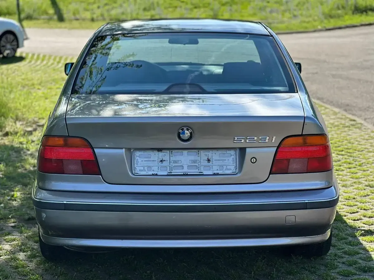 Brugt BMW 523 176 HK (129 kW) 1997 Grå Sedan