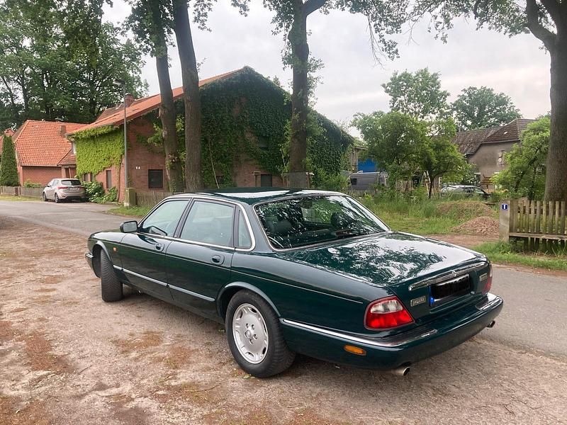 Gebraucht Jaguar XJ8 237 PS (174 kW) 1998 Grün Limousine