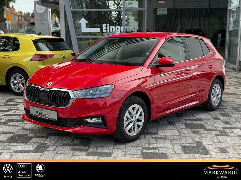 Velvetrot metallic Gebraucht 2024 Skoda Fabia Selection Limousine | 22.949 € (Fairer Preis) - Bild 1/4