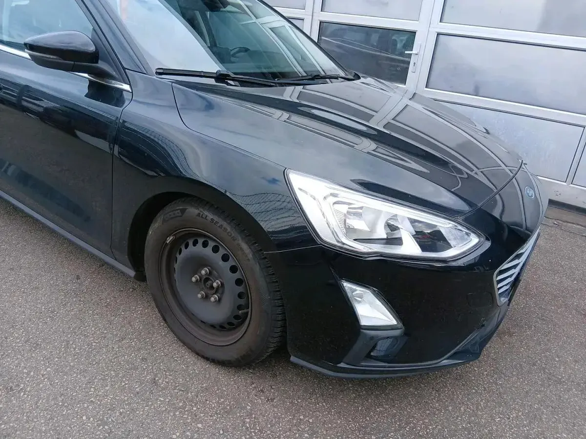 Gebraucht Ford Focus 70 PS (51 kW) 2018 Schwarz Kombi
