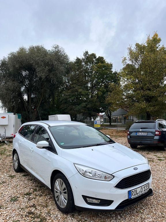 Gebraucht Ford Focus Business Edition 116 PS (85 kW) 2015 Weiß Kombi