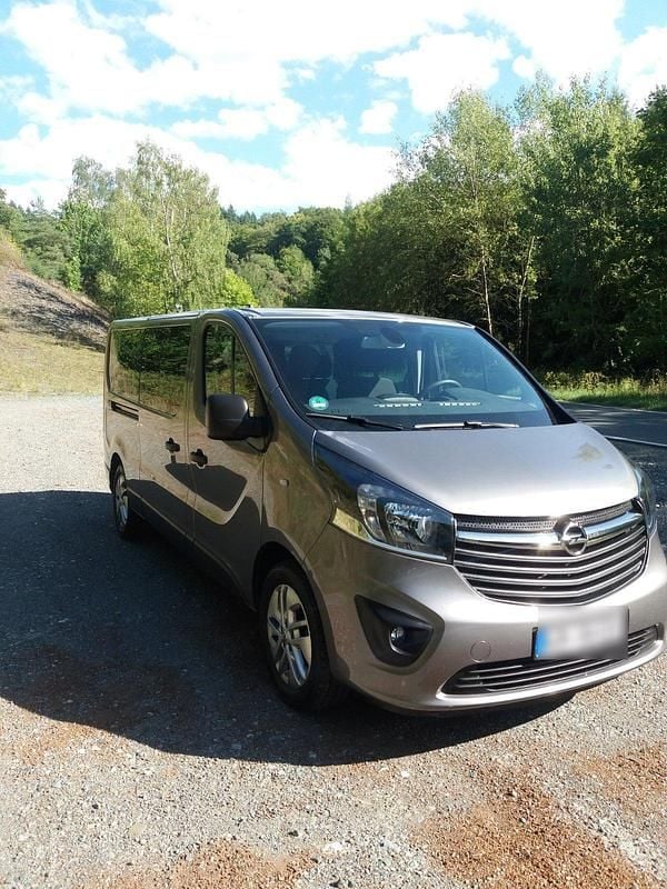 Grau Gebraucht 2018 Opel Vivaro Van | 19.000 € - Bild 1/1