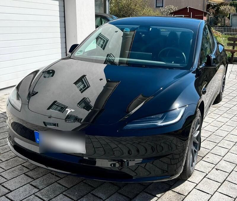 Schwarz Gebraucht 2023 Tesla Model 3 Limousine | 37.500 € (Teuer) - Bild 1/4