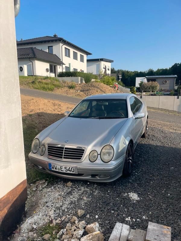 Silber Gebraucht 2000 Mercedes CLK320 Coupé | 800 € (Superpreis) - Bild 1/4