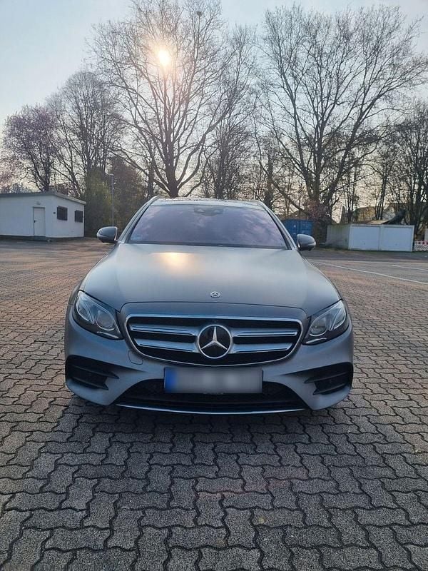 Gebraucht Mercedes E220 194 PS (142 kW) 2017 Grau Kombi