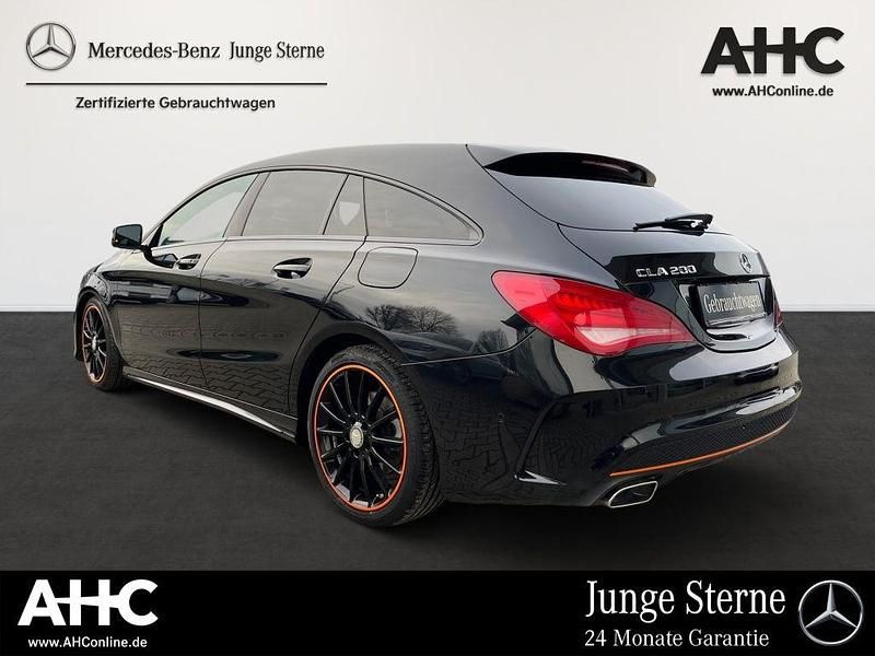 Gebraucht Mercedes CLA200 Shooting Brake AMG 156 PS (114 kW) 2016 Metalliclack kosmosschwarz Kombi