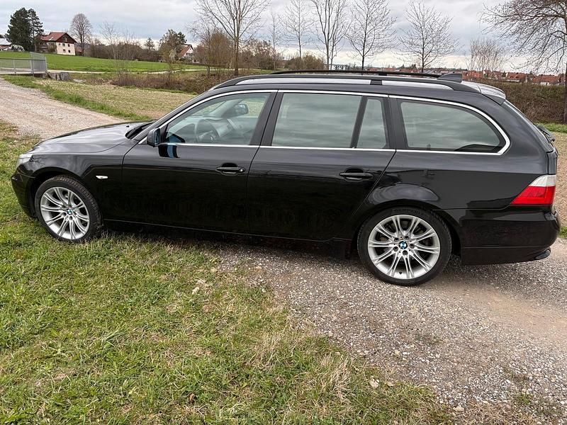 Gebraucht BMW 520 167 PS (122 kW) 2007 Schwarz Kombi