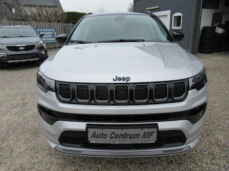 Gebraucht Jeep Compass 181 PS (133 kW) 2022 Silber SUV