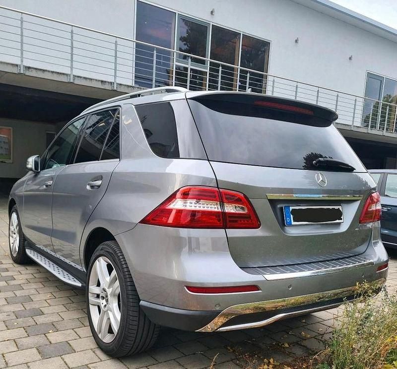 Gebraucht Mercedes ML350 258 PS (189 kW) 2012 Grau SUV