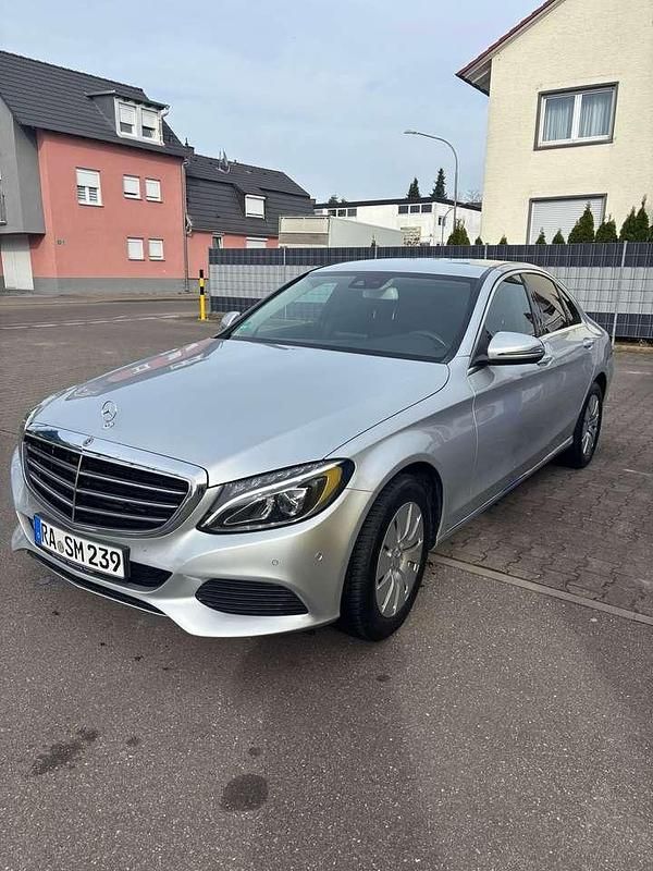 Grau Gebraucht 2018 Mercedes C200 Exclusive Limousine | 16.800 € (Fairer Preis) - Bild 1/4