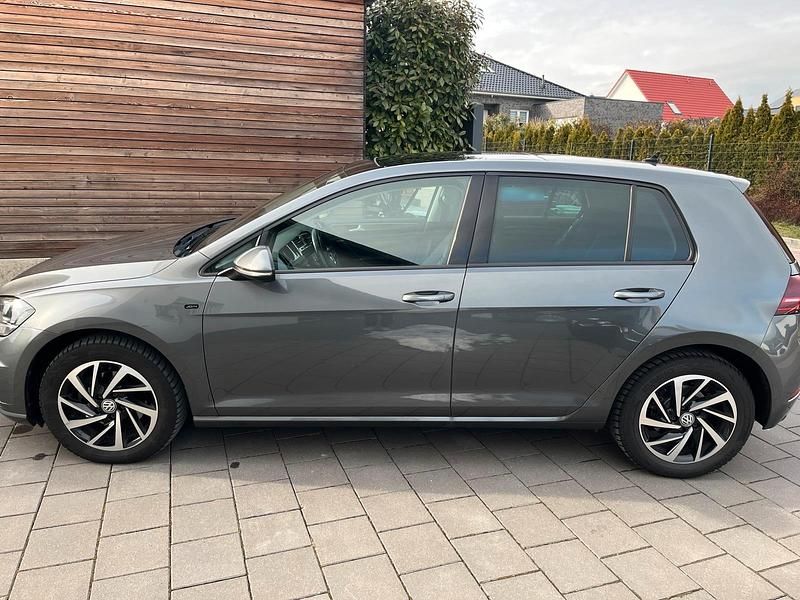 Gebraucht VW Golf VII Join 150 PS (110 kW) 2018 Grau Limousine