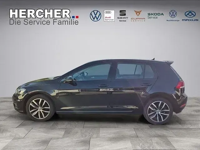 Second-hand VW Golf VII Comfortline 125 CP (91 kW) 2017 Negru Berlinǎ