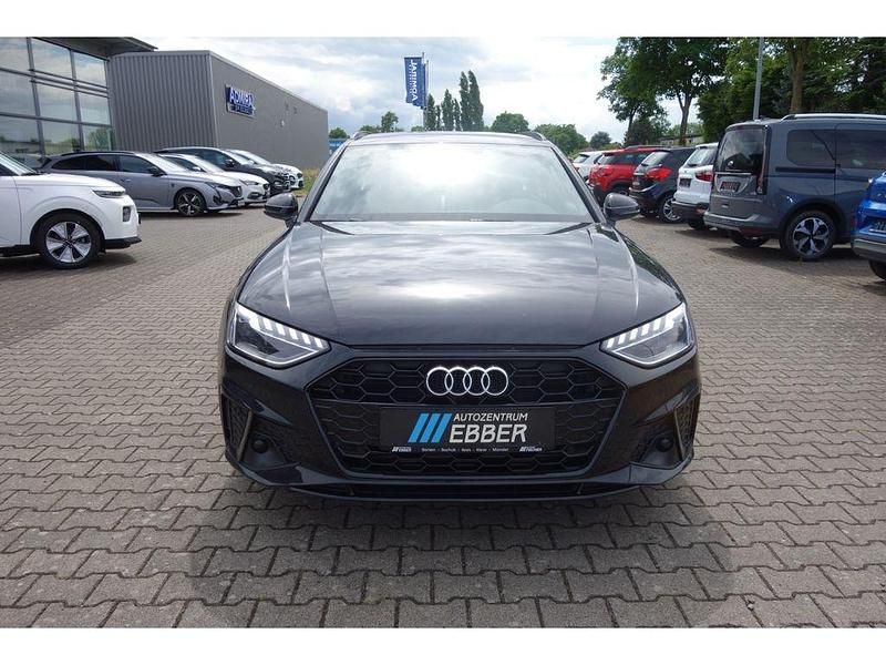 Usado Audi A4 S-line plus 204 HP (150 kW) 2024 Preto Carrinha