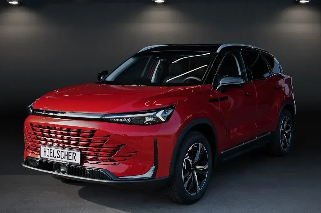 Nowe Baic X75 177 KM (130 kW) 2025 Czerwony SUV