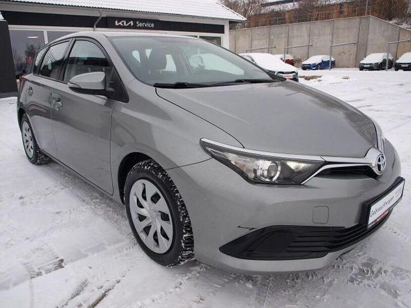 Gebraucht Toyota Auris Cool 99 PS (72 kW) 2016 Grau Limousine