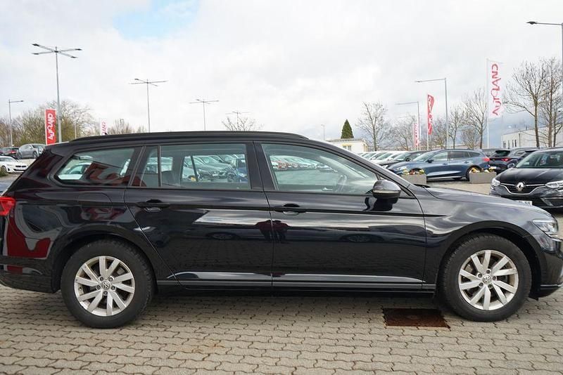 Gebraucht VW Passat 150 PS (110 kW) 2022 Schwarz Kombi