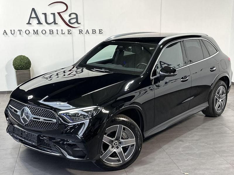 Schwarz Gebraucht 2023 Mercedes GLC400d Advanced SUV | 52.749 € (Fairer Preis) - Bild 1/4