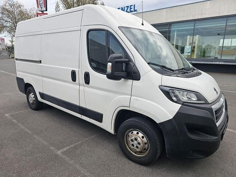 Gebraucht Peugeot Boxer 131 PS (96 kW) 2018 Weiß Van