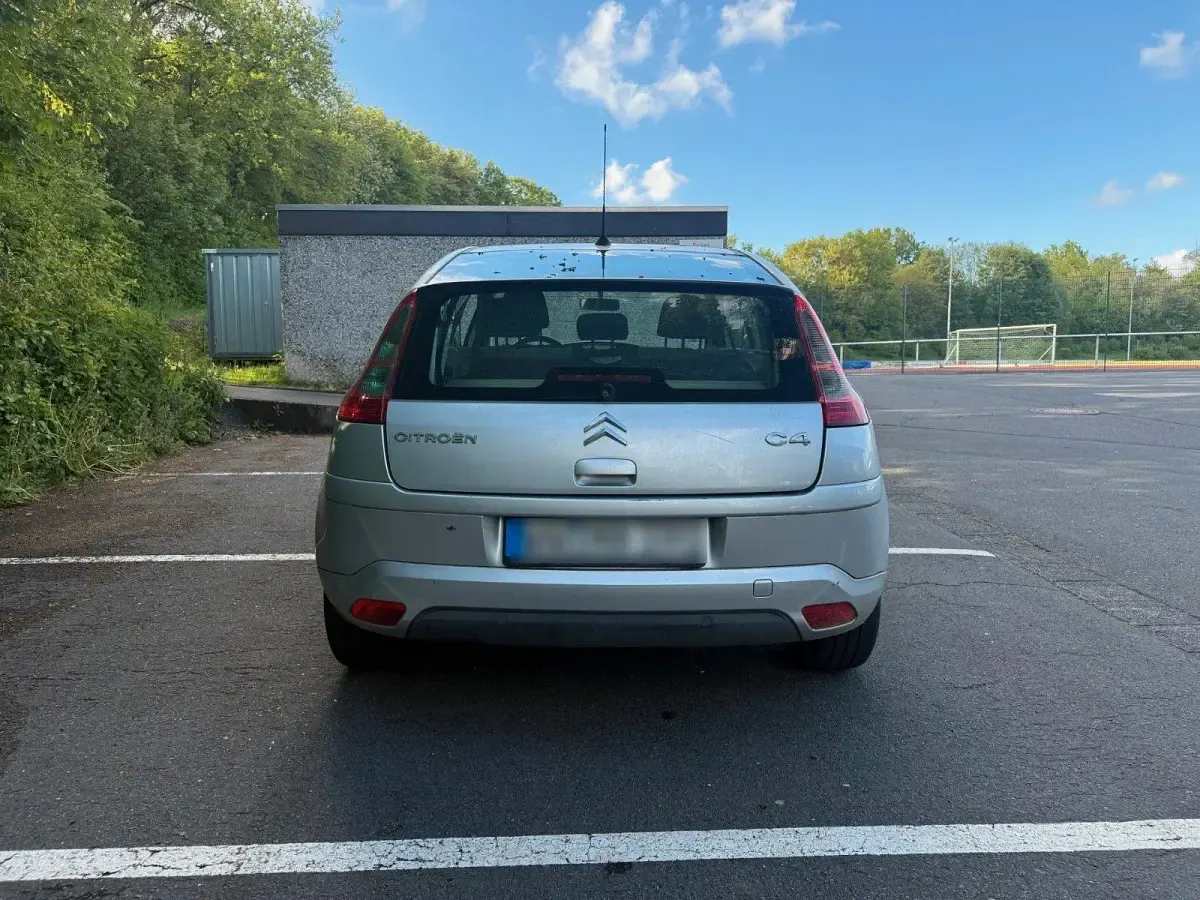 Gebraucht Citroën C4 88 PS (64 kW) 2007 Silber Kleinwagen