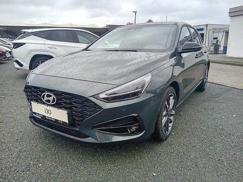 Cypress green Neu 2025 Hyundai i30 Advantage Limousine | 25.990 € (Etwas zu teuer) - Bild 1/4