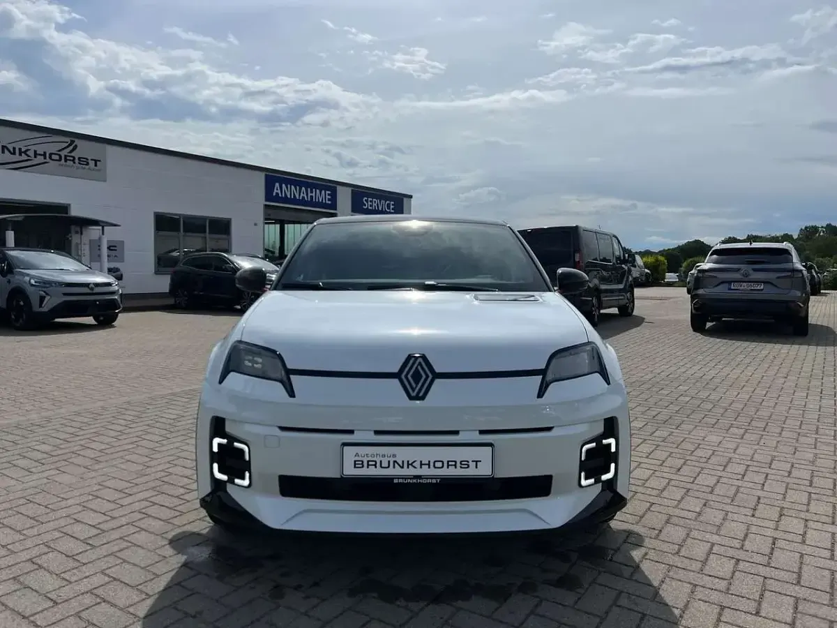 Neu Renault R5 Iconic 110 kW (150 PS) 2026 Perlmuttweiß + blackpearls Kleinwagen