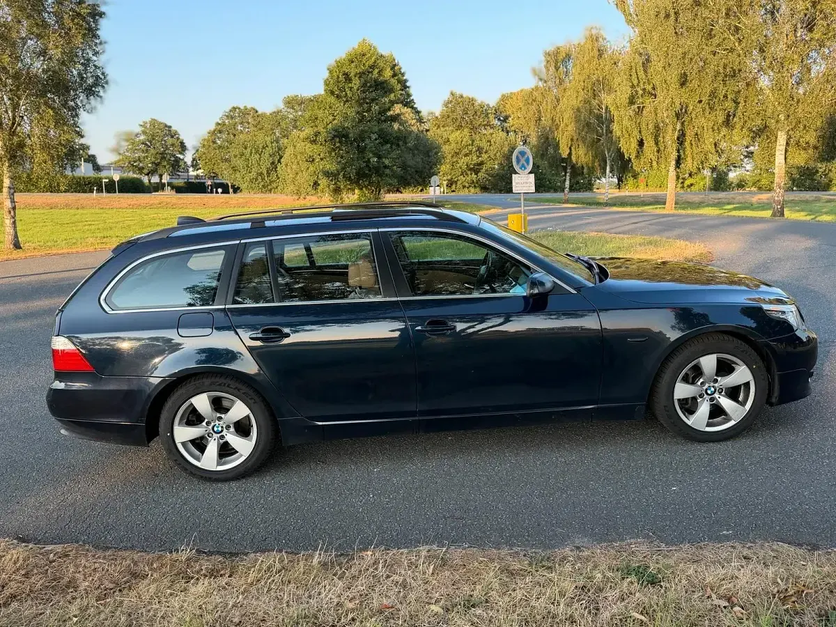 Gebraucht BMW 525 M Sport 197 PS (144 kW) 2008 Blau Kombi